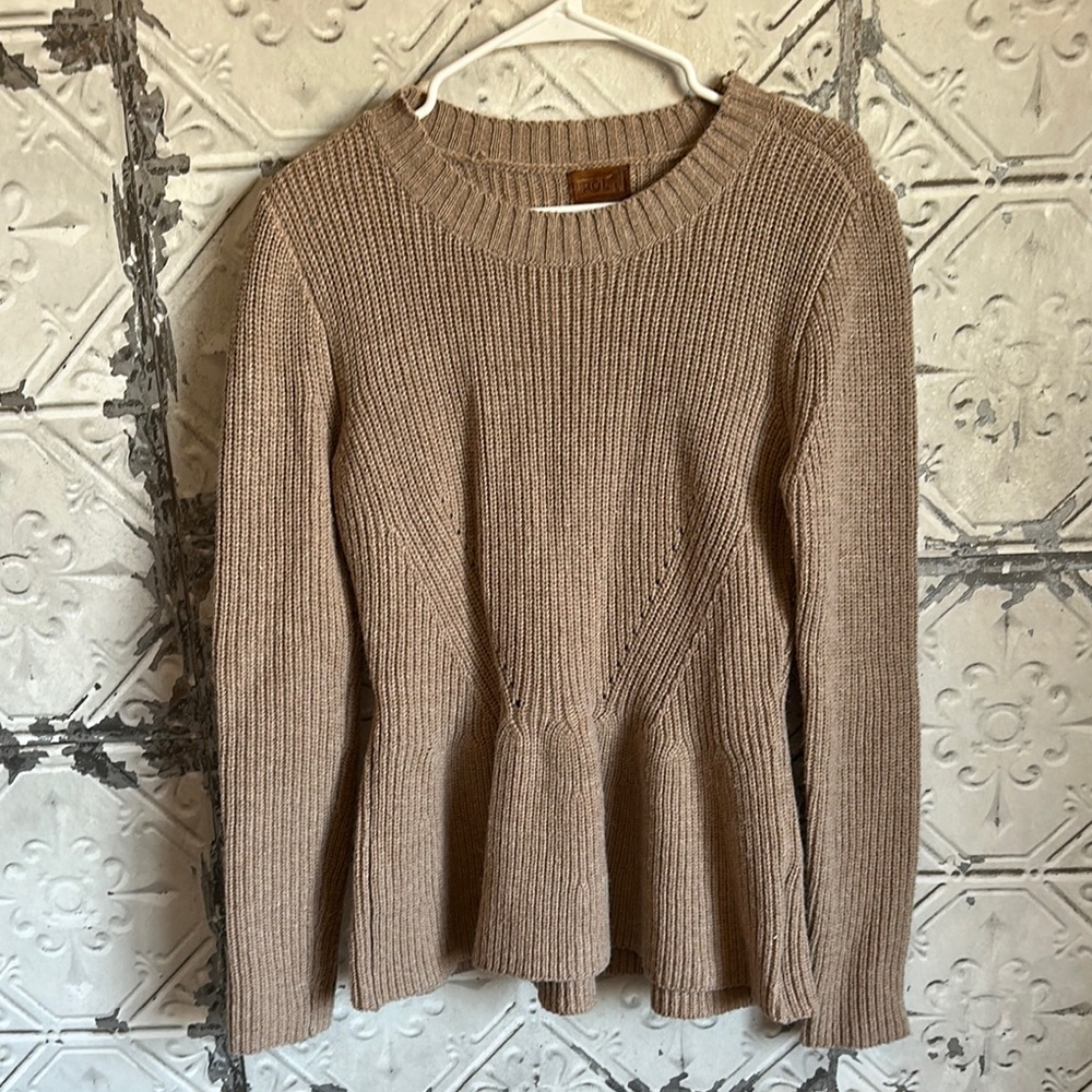 POL Women's Scoop Neck Peplum Sweater in Beige